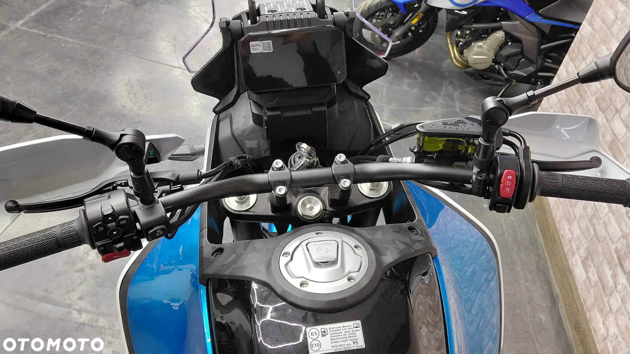 CFMoto MT - 6