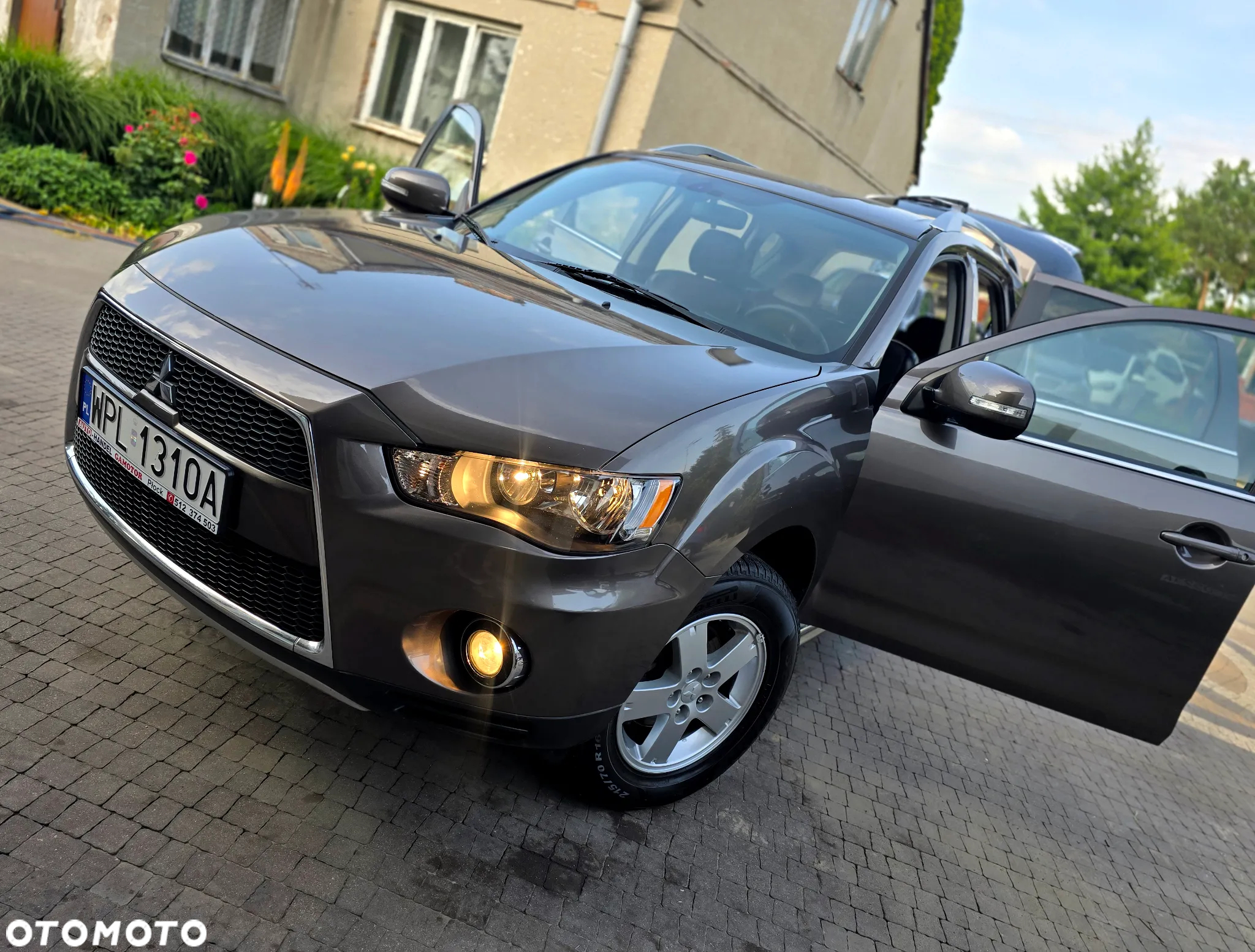 Mitsubishi Outlander - 10