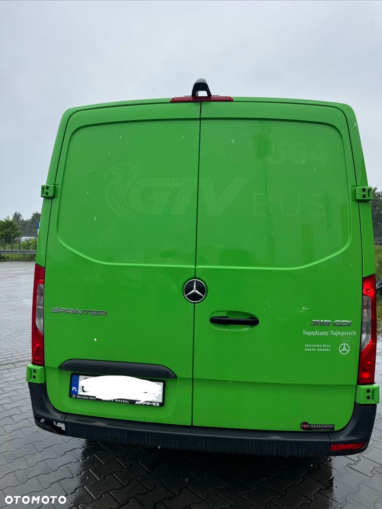 Mercedes-Benz Sprinter - 4