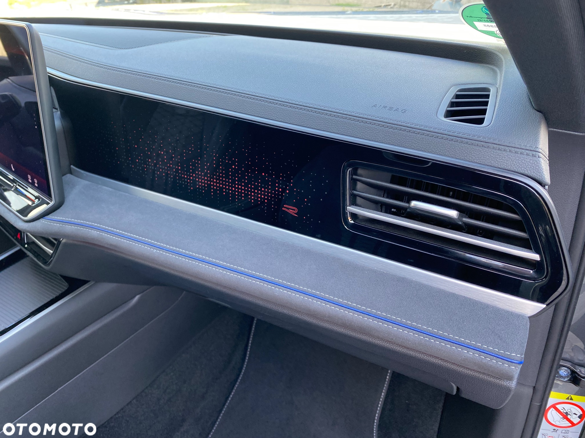 Volkswagen Passat Variant 2.0 TDI SCR DSG R-Line - 22