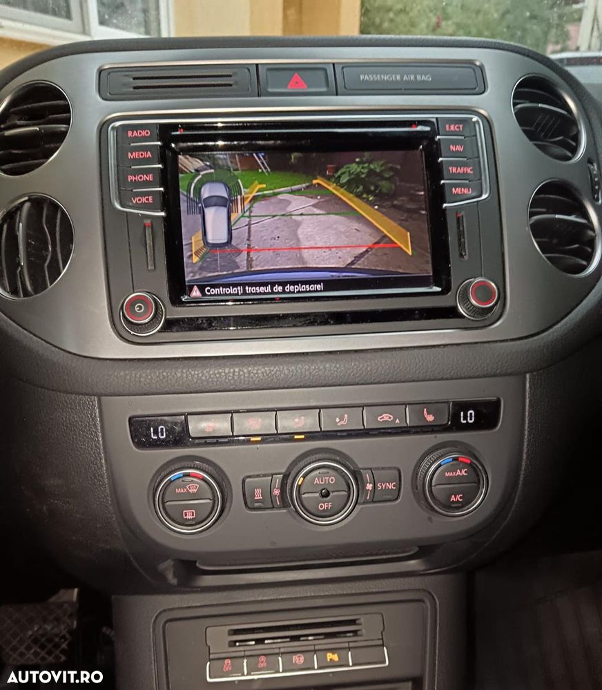 Volkswagen Tiguan - 11