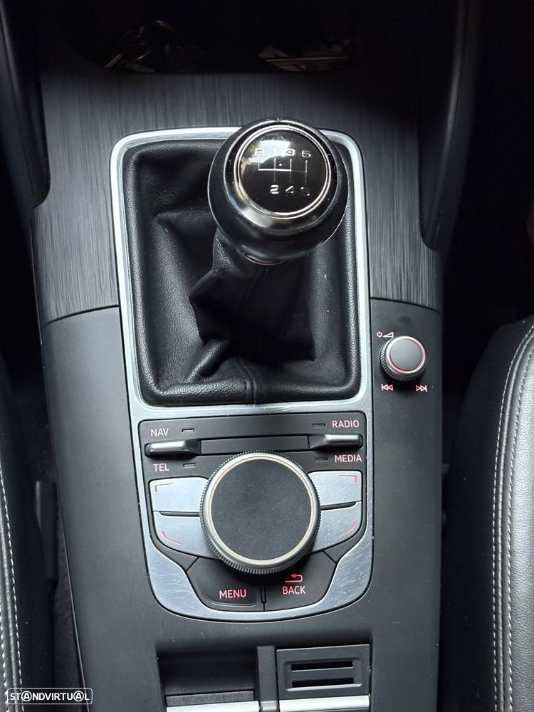 Audi A3 1.6 TDI Attraction Ultra - 15