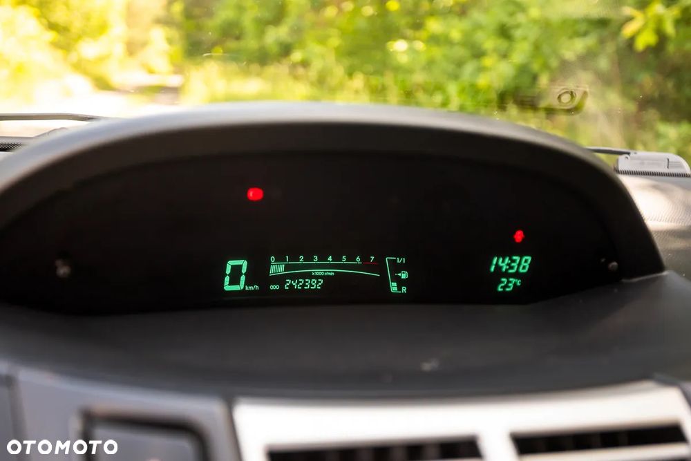 Toyota Yaris 1.0 VVT-i - 29