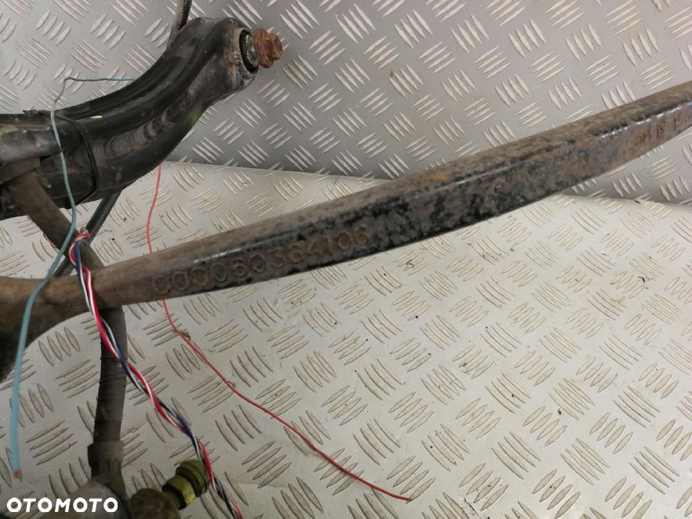 zacisk piasta zwrotnica wahacz prawa prawy tył MERCEDES W164 ML 3,0 CDI - 6