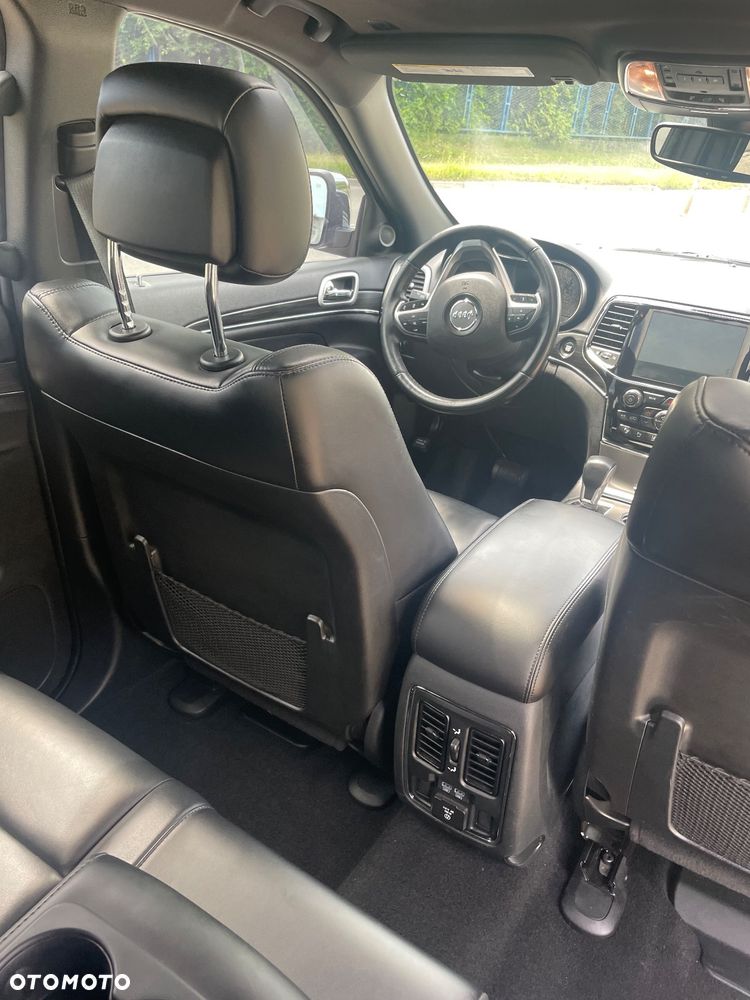 Jeep Grand Cherokee - 18