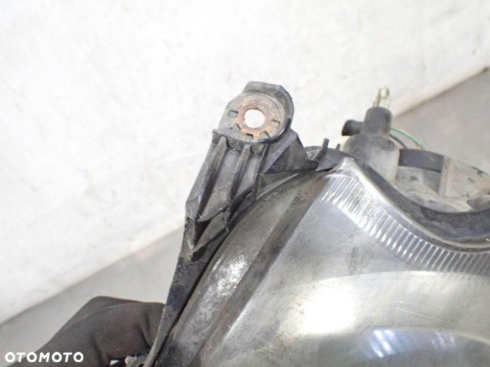 LAMPA PRAWA PRZEDNIA TOYOTA AYGO I 1.0 - 9