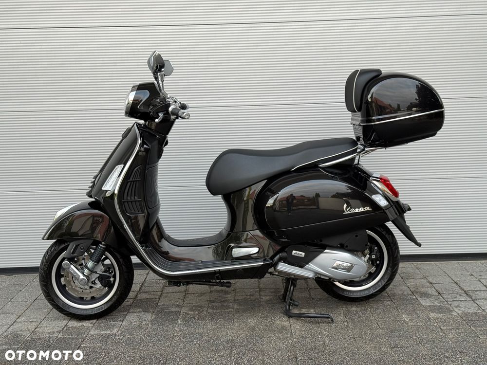 Vespa GTS - 24