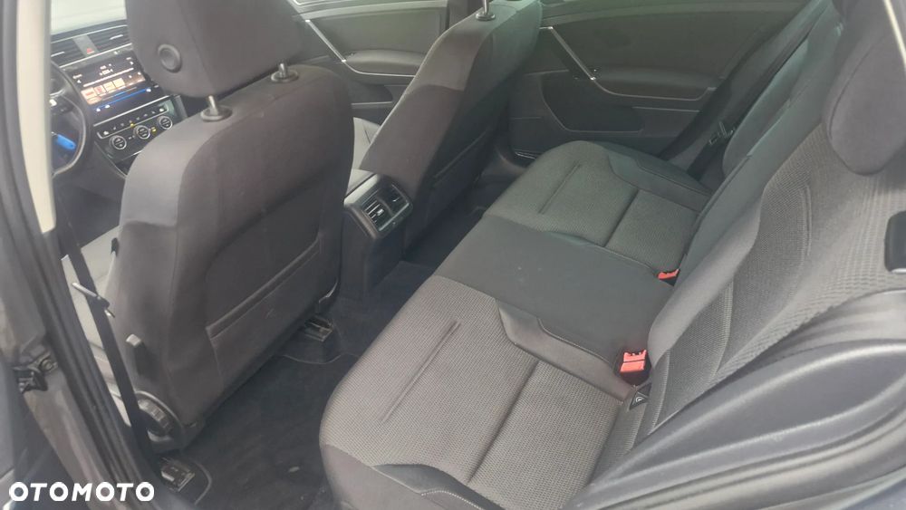 Volkswagen Golf - 15