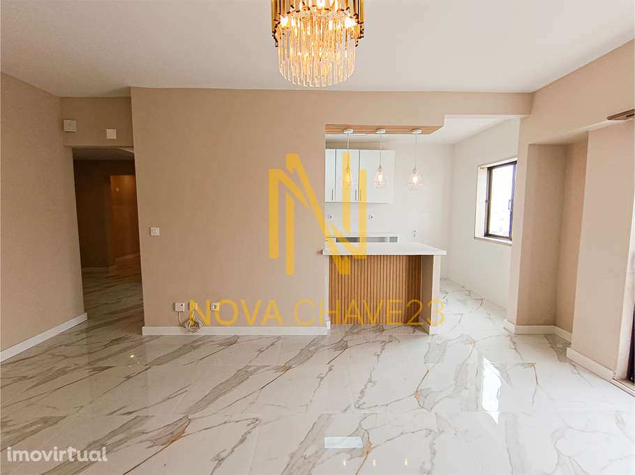 Apartamento T2 Totalmente Remodelado na Rinchoa – 91 m² | 6.º Andar - Grande imagem: 3/17