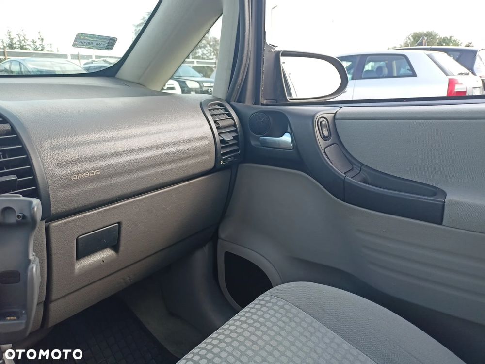 Opel Zafira 2.0 DTI - 12