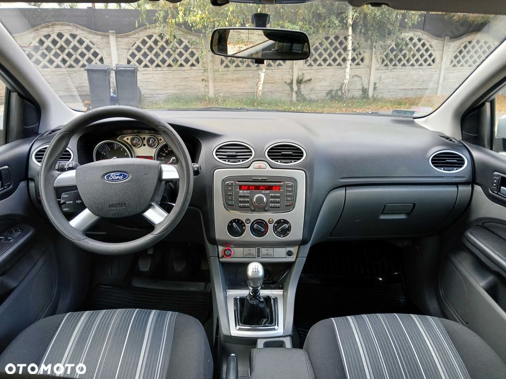 Ford Focus 2010 photo 5