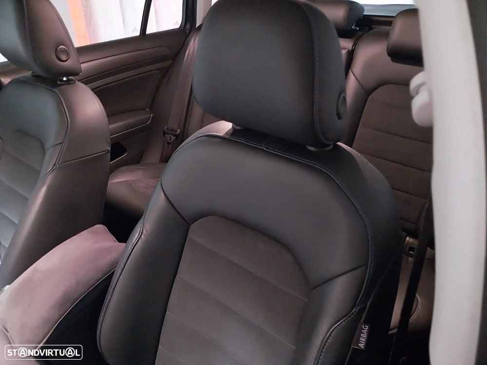 VW Golf Variant 1.6 TDi Highline DSG - 16