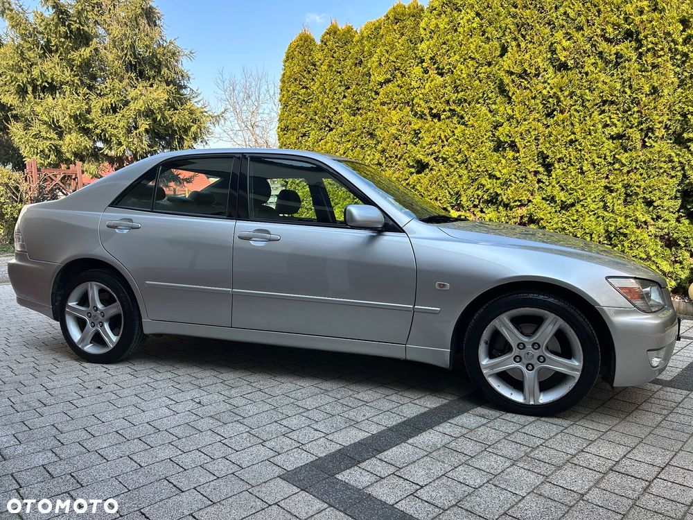 Lexus IS 200 Elegance - 2