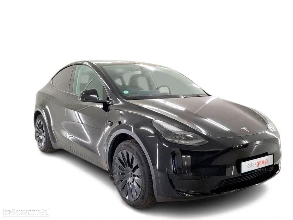Tesla Model Y Standard RWD - 1