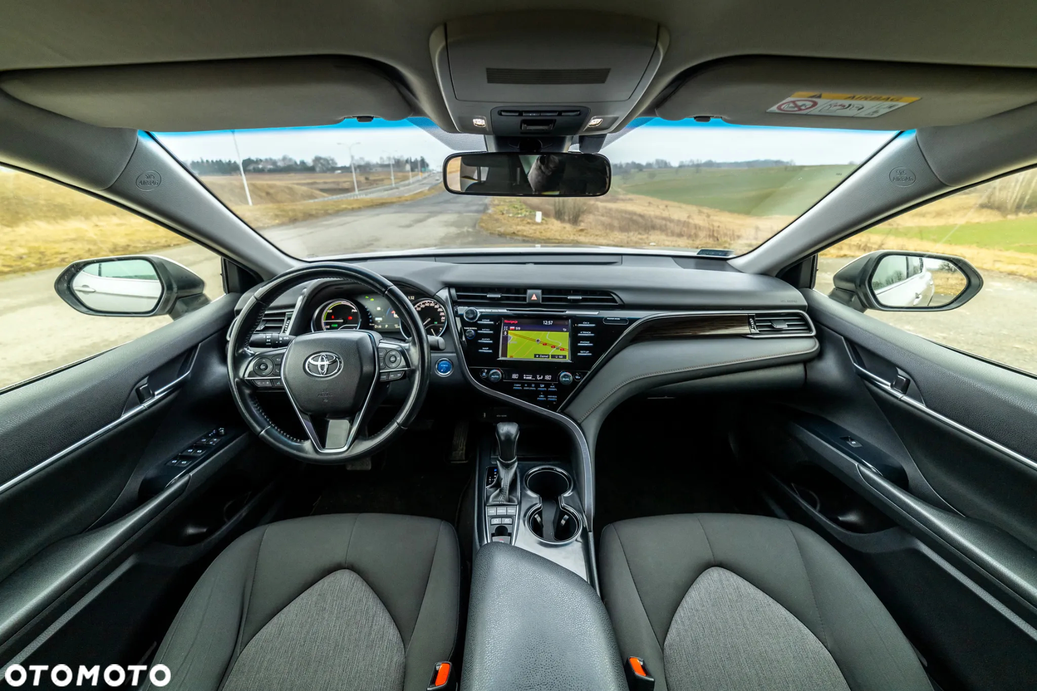 Toyota Camry 2.5 Hybrid Comfort CVT - 12