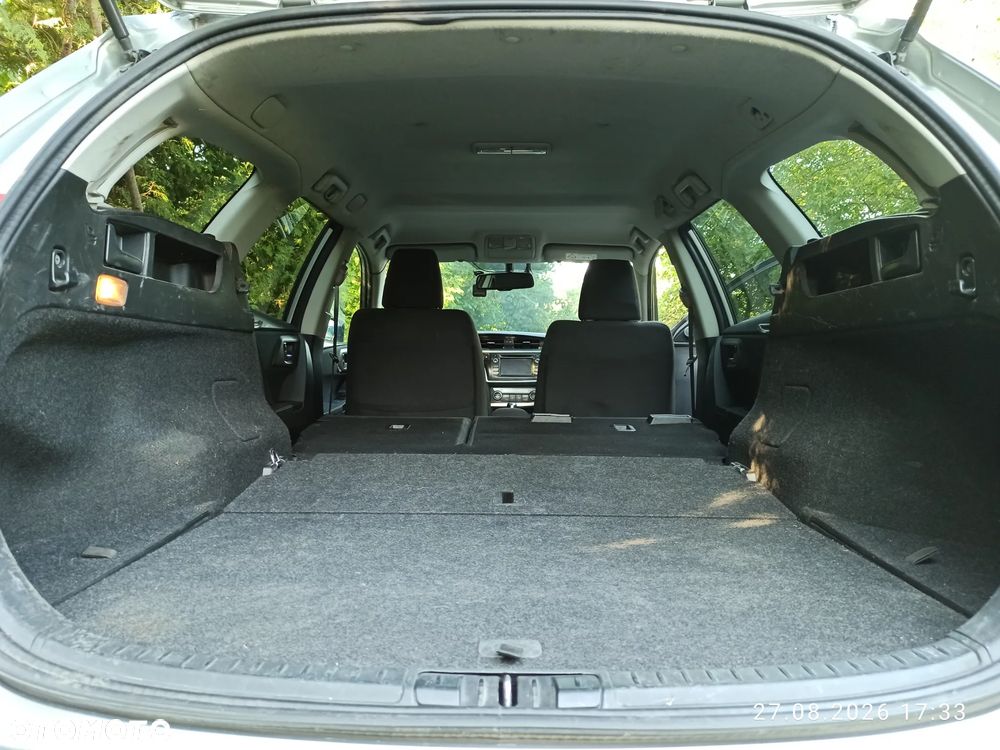 Toyota Auris 1.6 Premium MS - 10