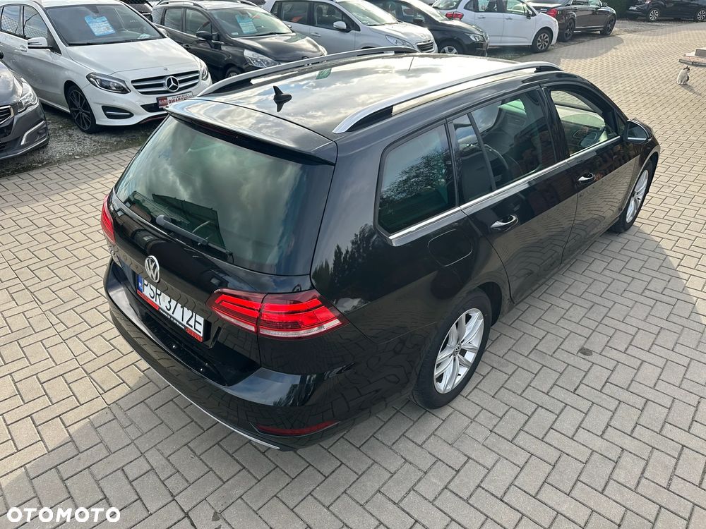 Volkswagen Golf - 34