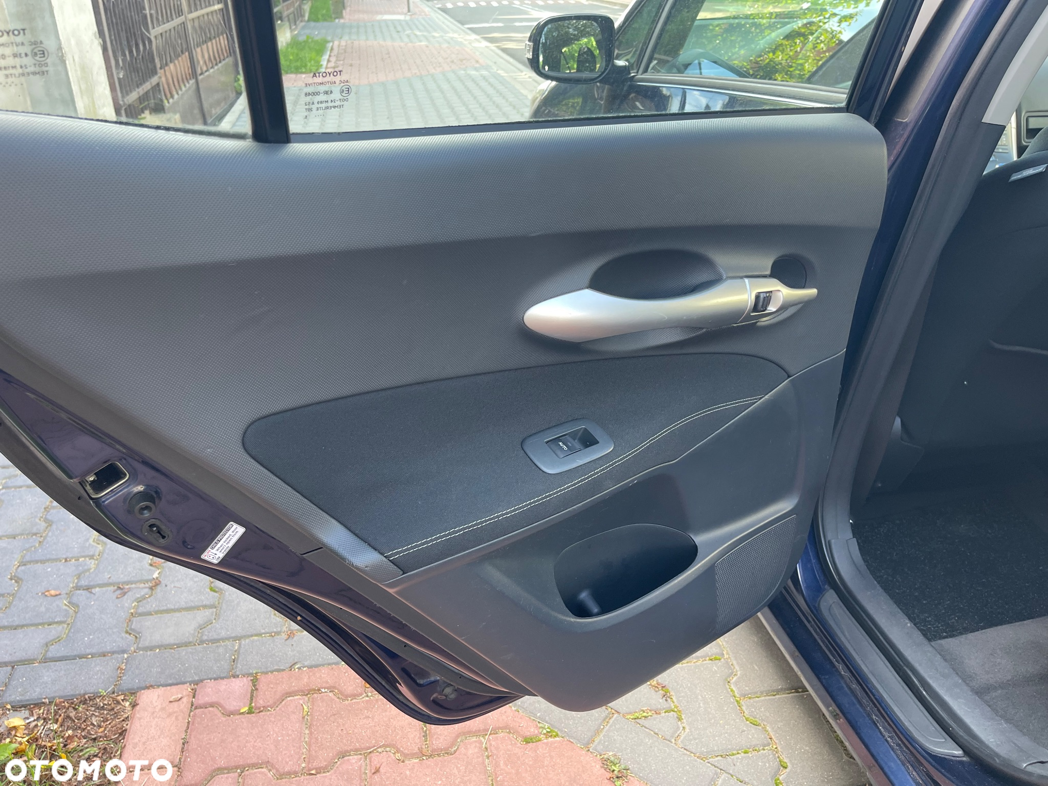 Toyota Auris 1.8 HSD Prestige NAVI - 17