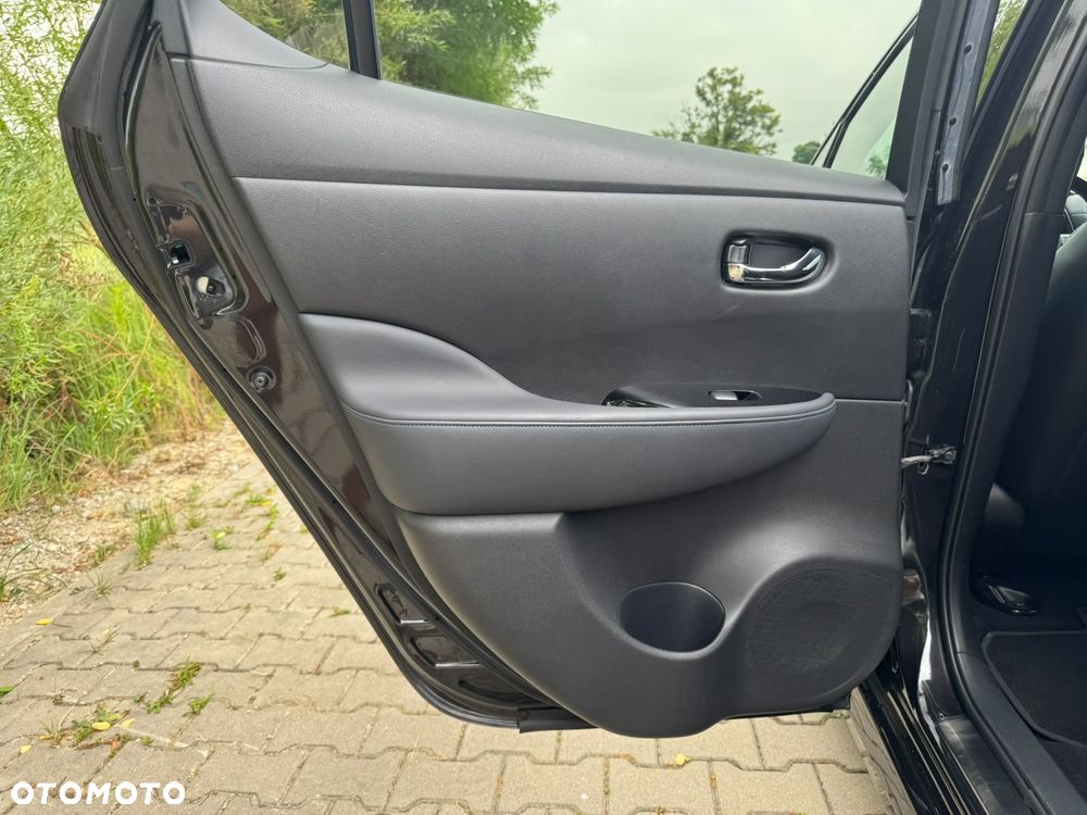 Nissan Leaf 40 kWh Tekna - 15