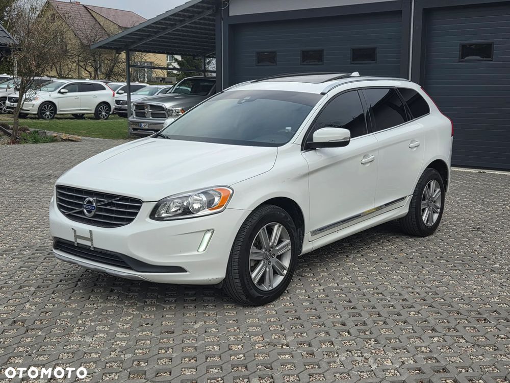 Volvo XC 60 T5 Drive-E Momentum - 1