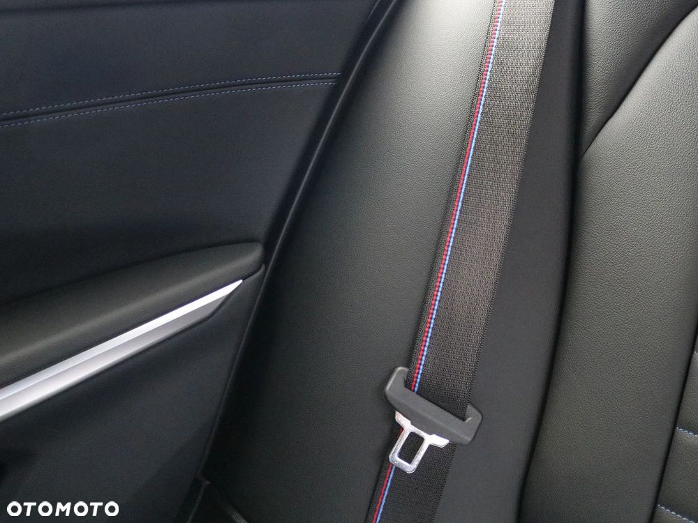 BMW Seria 3 320i xDrive M Sport - 32