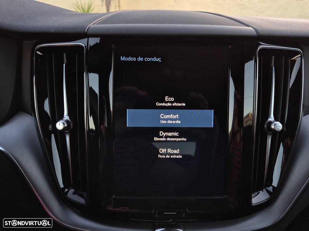 Volvo XC 60 2.0 D4 Momentum Plus - 19