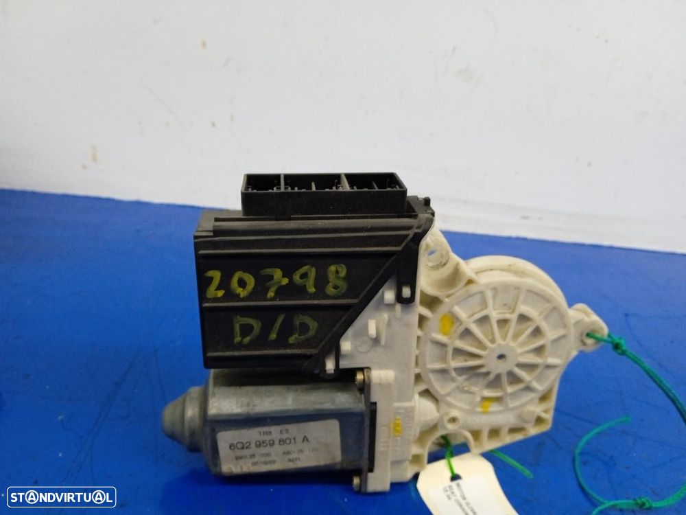 MOTOR ELEVADOR DE VIDRO FRONTAL DIREITO SEAT CORDOBA 2002 -6Q2959801A - 4