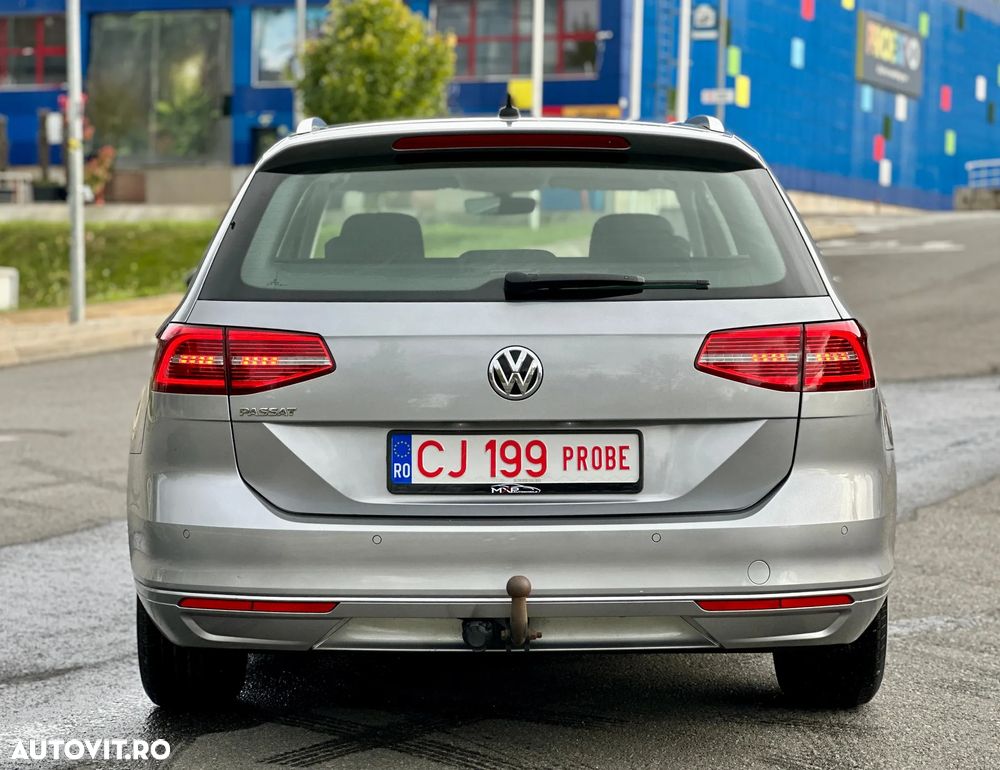 Volkswagen Passat Variant 1.6 TDI (BlueMotion Technology) DSG Comfortline - 11