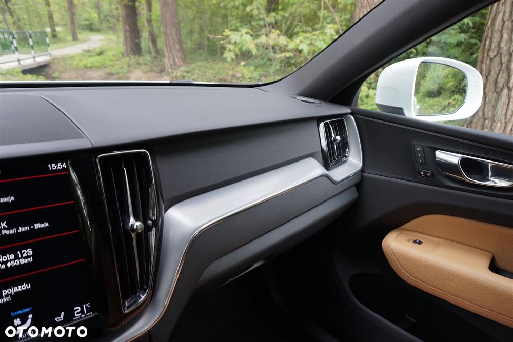 Volvo XC 60 T5 AWD Geartronic Momentum Pro - 19