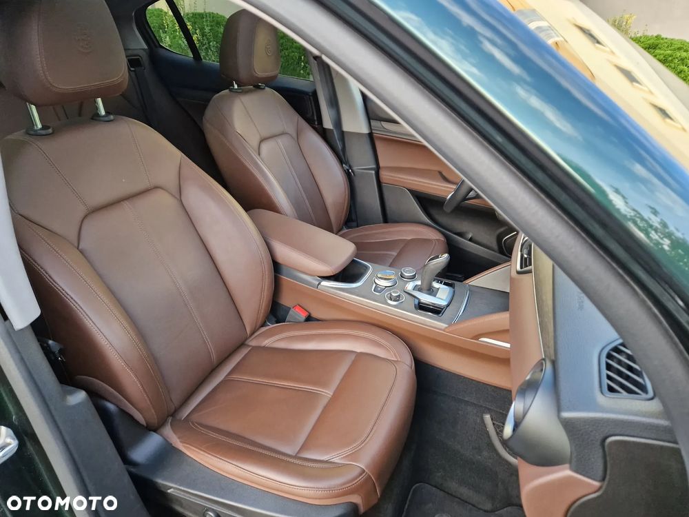 Alfa Romeo Stelvio 2.0 Turbo TI Q4 - 9