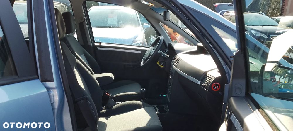 Opel Meriva 1.6 16V (Essentia) - 15