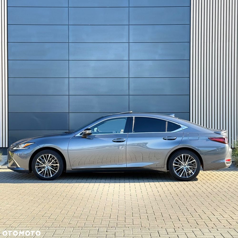Lexus ES 300h Business Edition - 6