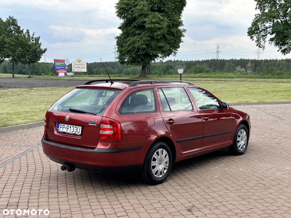 Skoda Octavia 1.6 Combi - 4