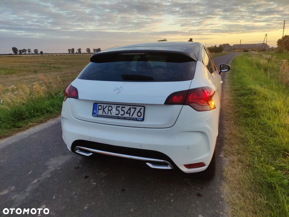 Citroën DS4 1.6 e-HDi SoChic MCP - 3