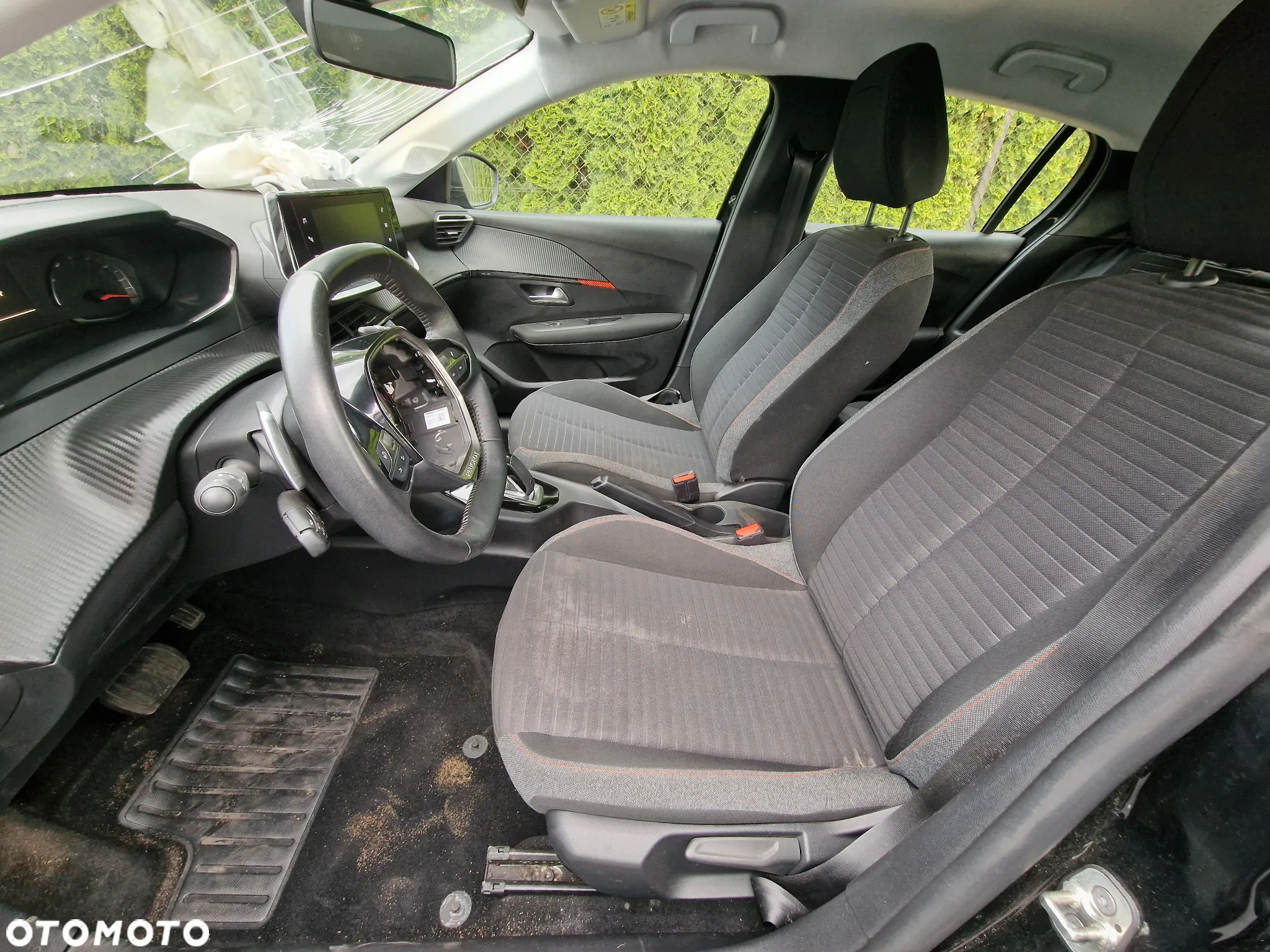 Peugeot 208 PureTech 100 EAT8 Active - 9