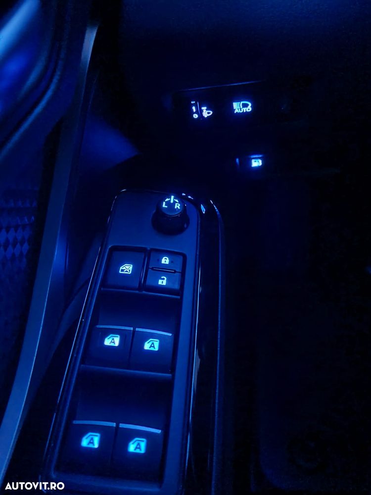 Toyota C-HR 1.8 HSD 122 CP 4x2 CVT C-lassy - 9