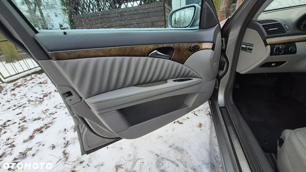 Mercedes-Benz Klasa E - 31