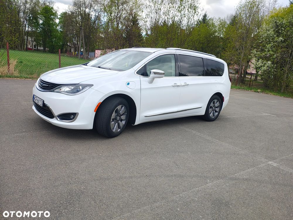Chrysler Pacifica - 2