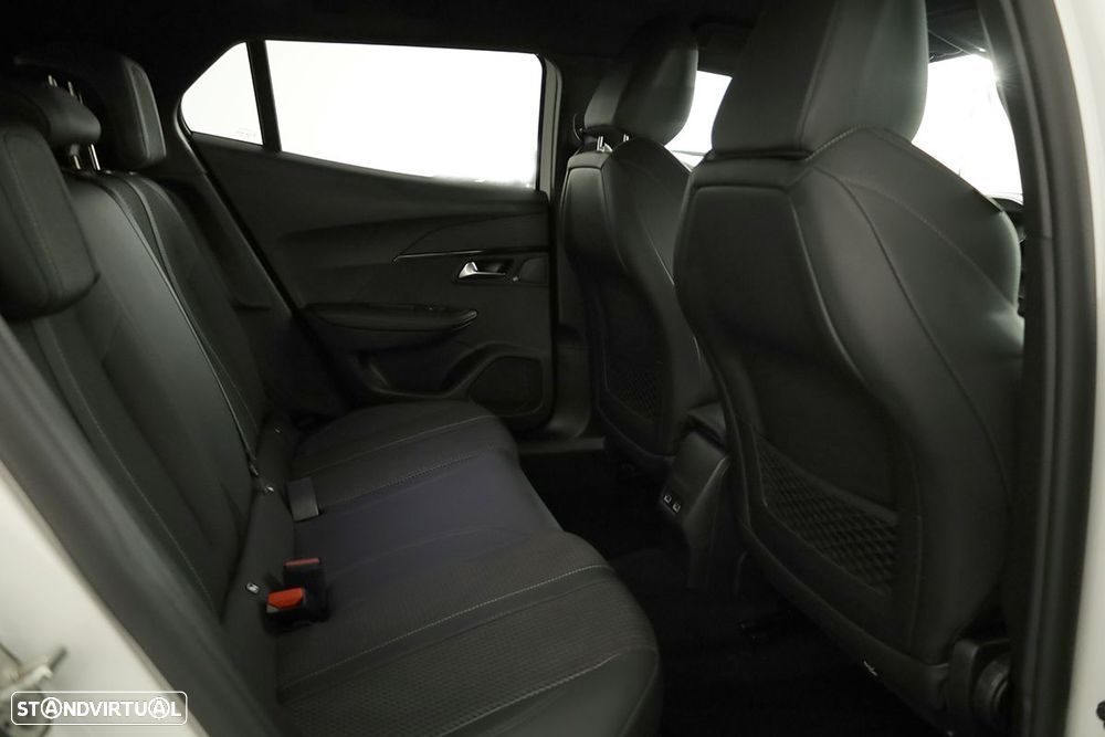 Peugeot 2008 1.2 PureTech GT EAT8 - 20