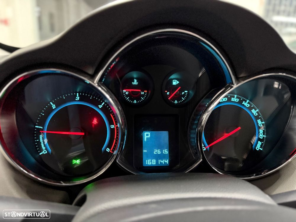 Chevrolet Cruze ver-2-0-auto-lt - 17