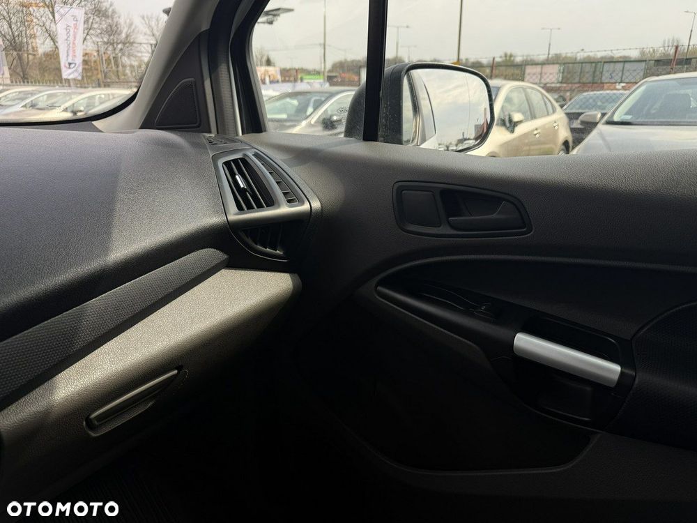 Ford Transit Connect - 28