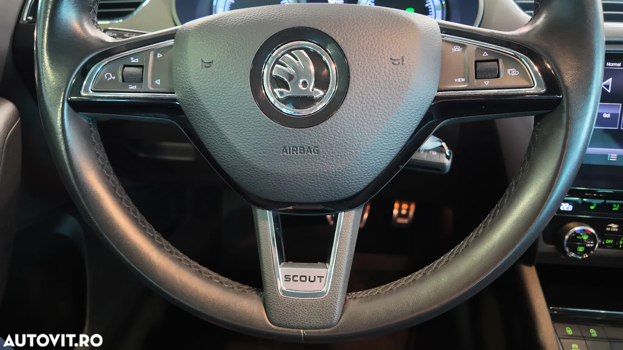 Skoda Octavia Combi Diesel 2.0 TDI 4X4 DSG Scout - 17
