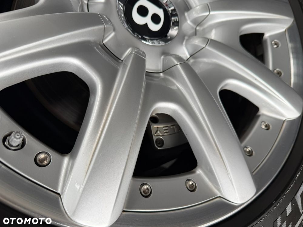 Bentley Continental GT - 15