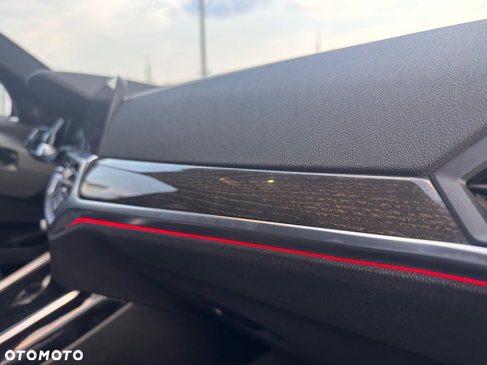 BMW Seria 3 330i xDrive M Sport - 20
