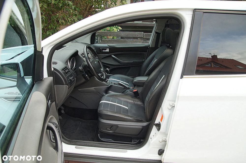 Ford Kuga 2.0 TDCi 4x4 Titanium - 15