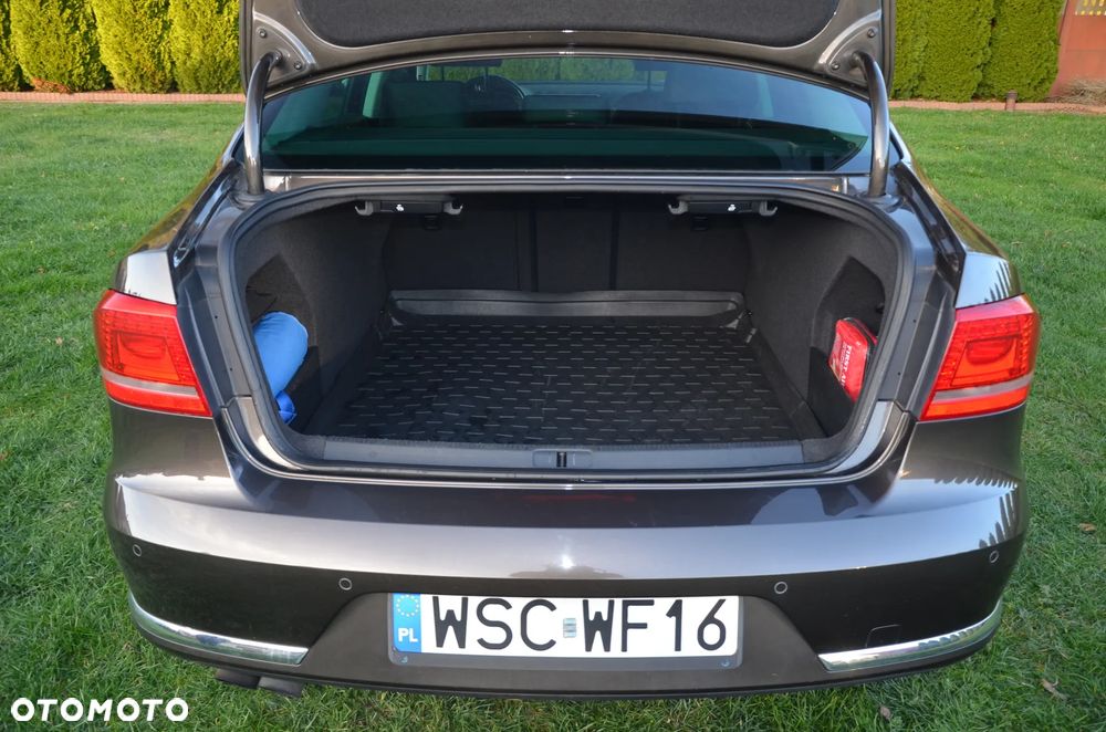 Volkswagen Passat 1.8 TSI Highline DSG - 28