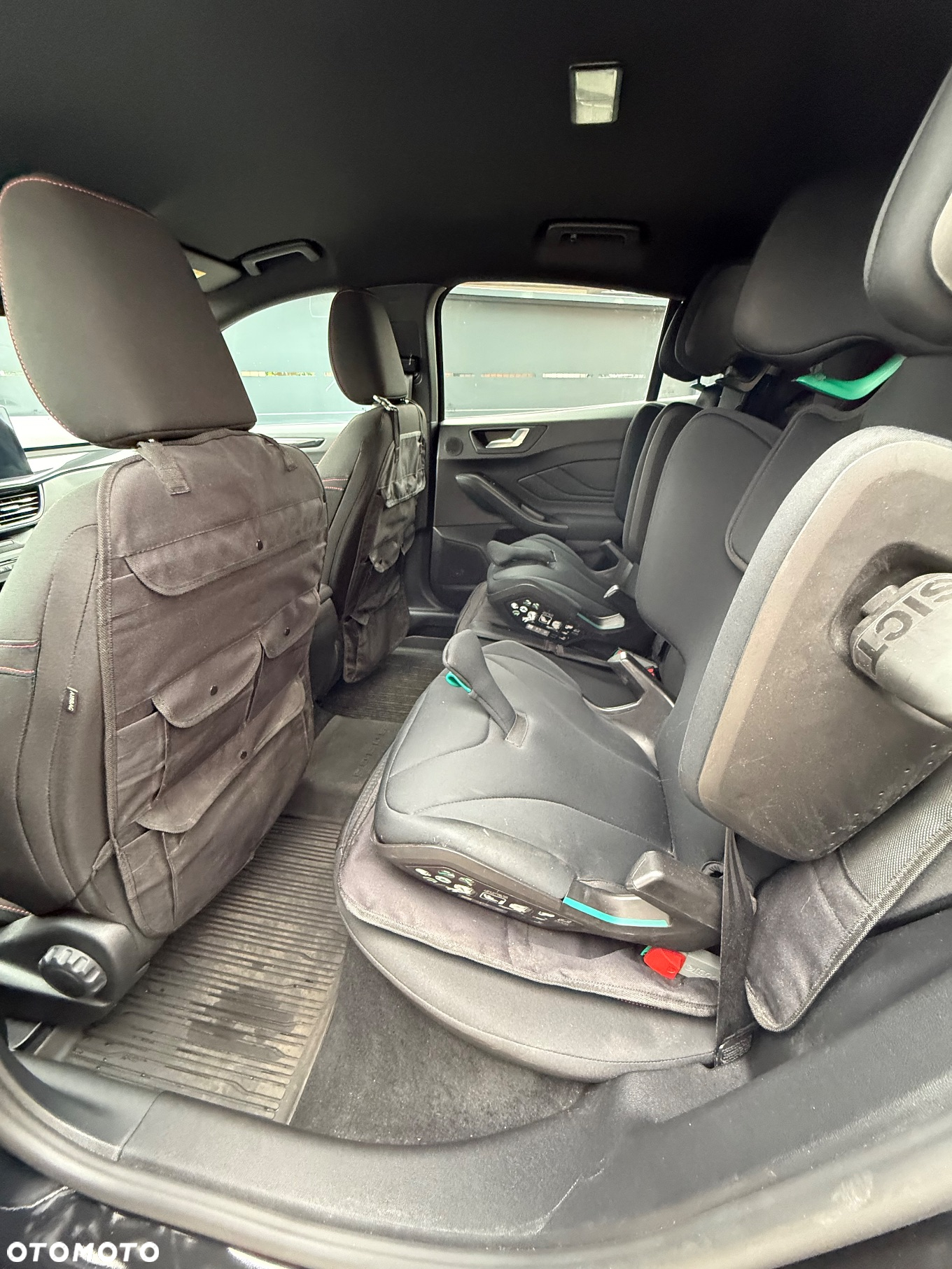Ford Focus 1.0 EcoBoost mHEV ST-Line X - 13