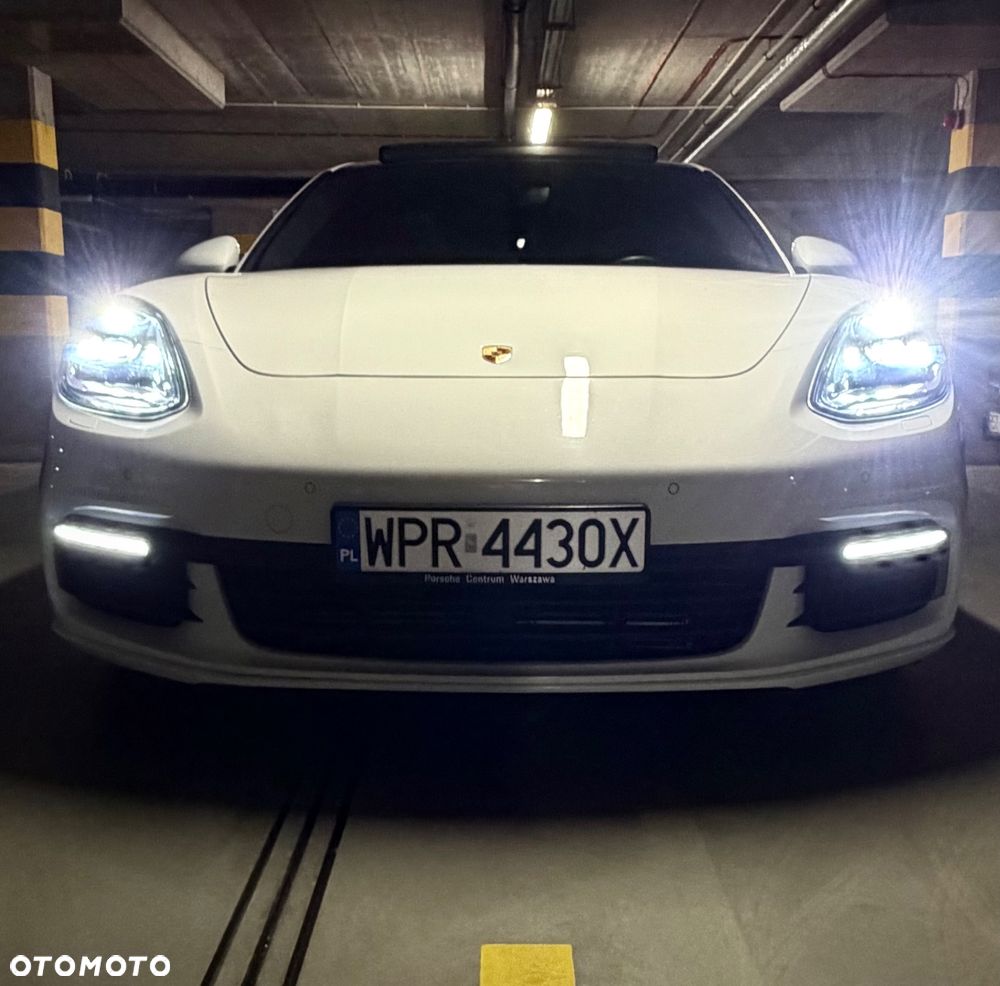 Porsche Panamera - 8