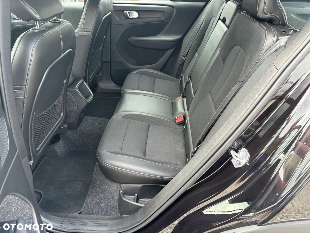 Volvo XC 40 D3 Momentum Pro - 24