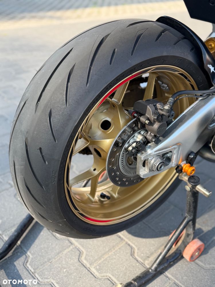 Honda CBR - 12